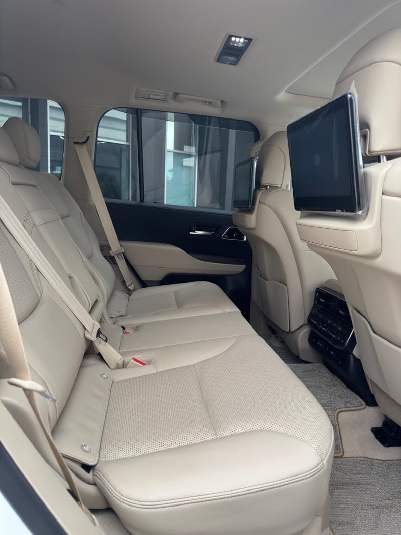 Toyota LAND CRUISER 3.5 ZX 2023