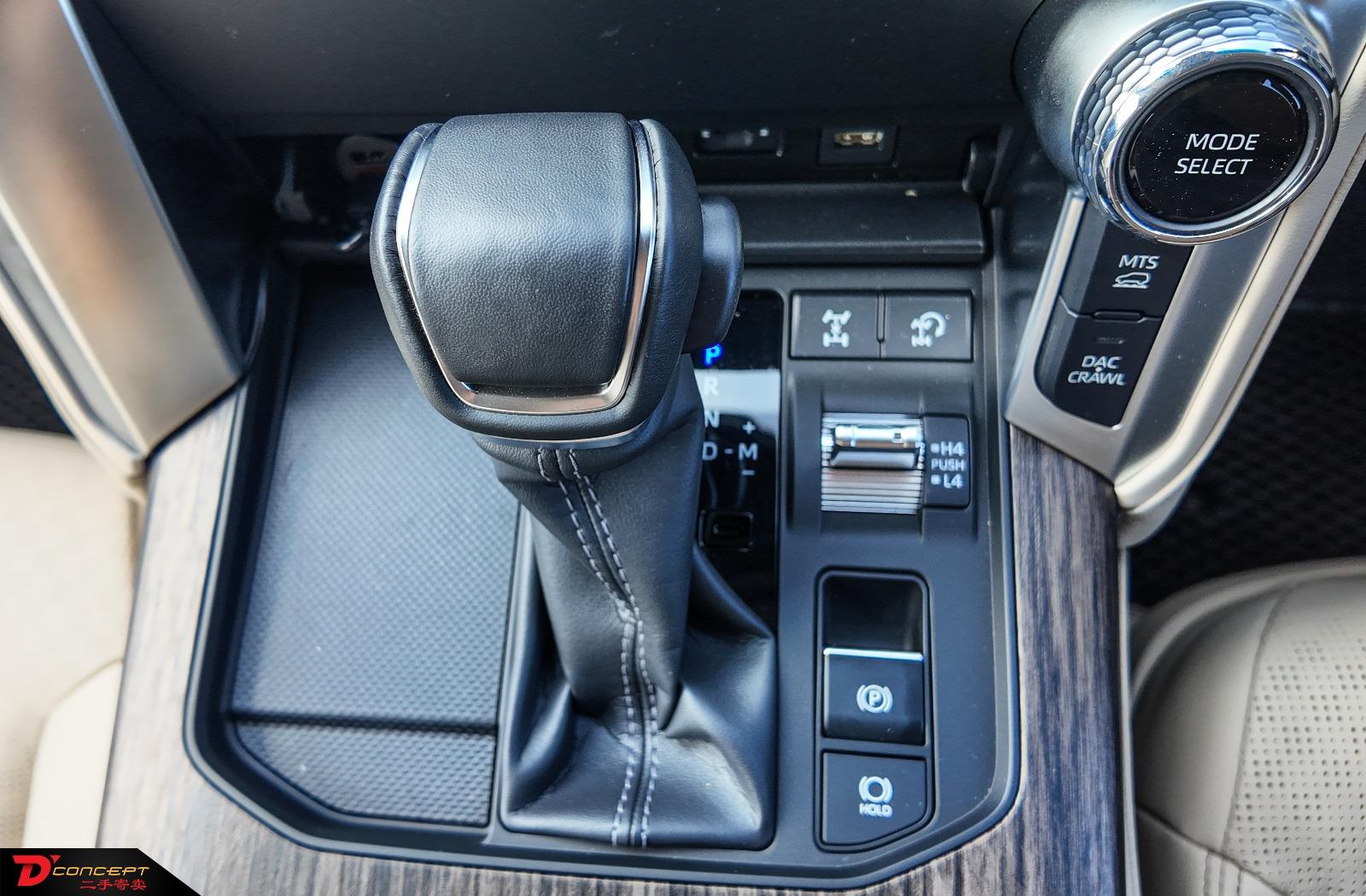 Toyota Land Cruiser ZX 2024
