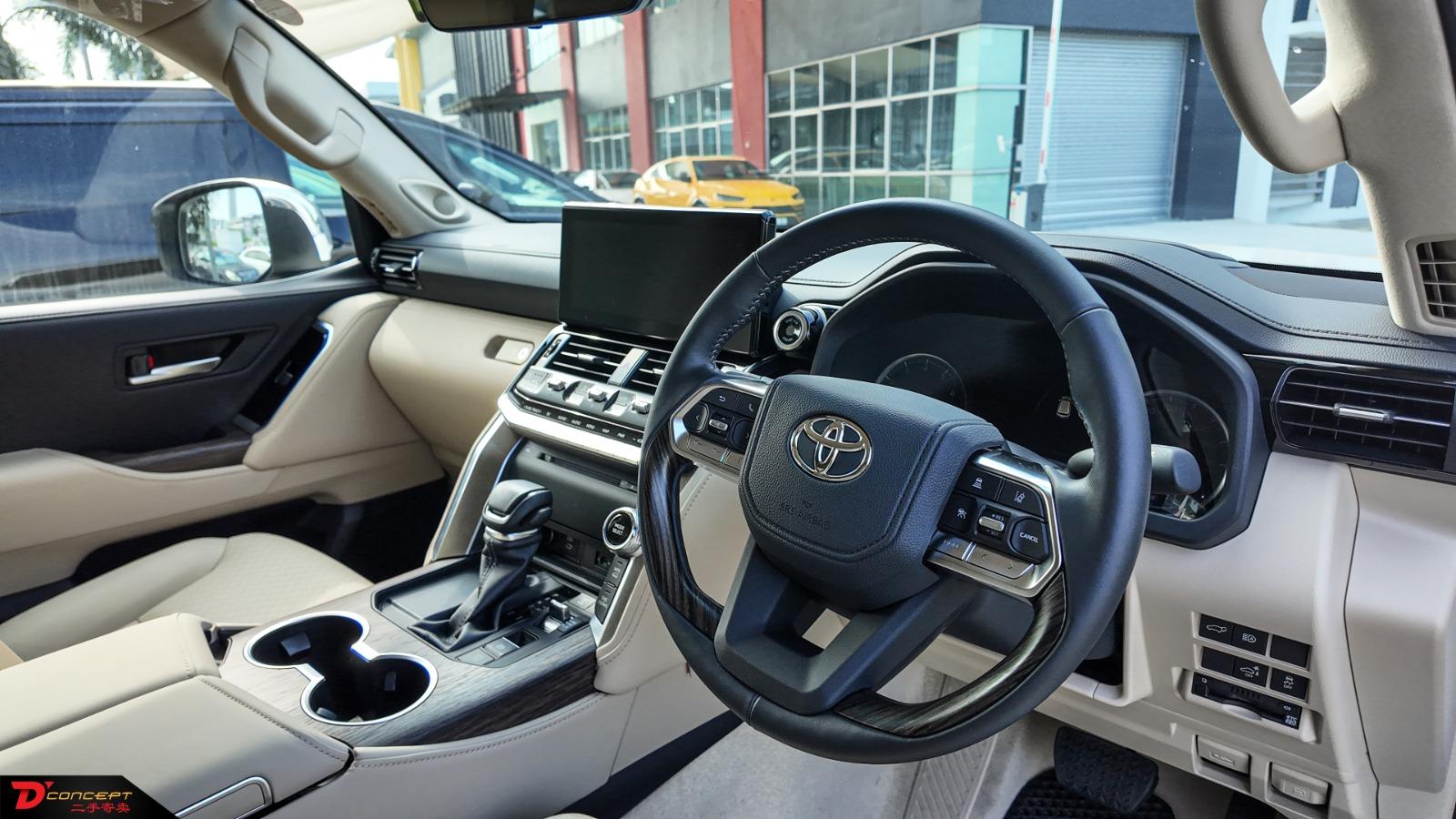 Toyota Land Cruiser ZX 2024