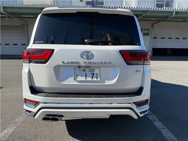 Toyota Land Cruiser ZX LC300 Black Interior 2023