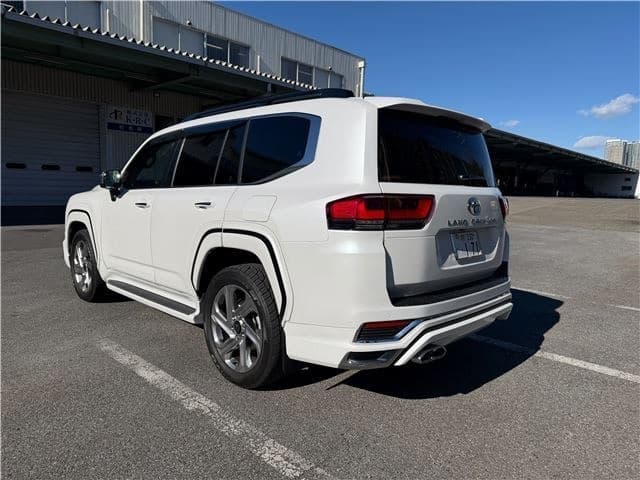 Toyota Land Cruiser ZX LC300 Black Interior 2023