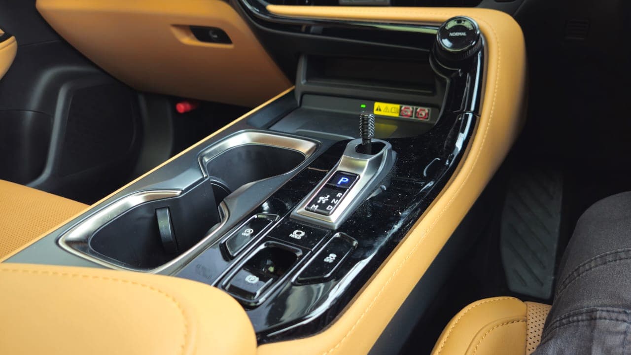 Lexus NX250 Ver L Mark Levinson 2023