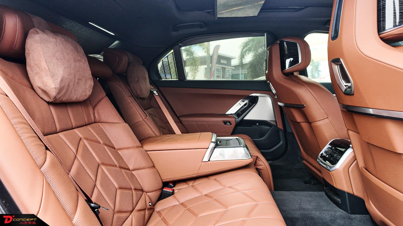 BMW 750e Xdrive Local 2025