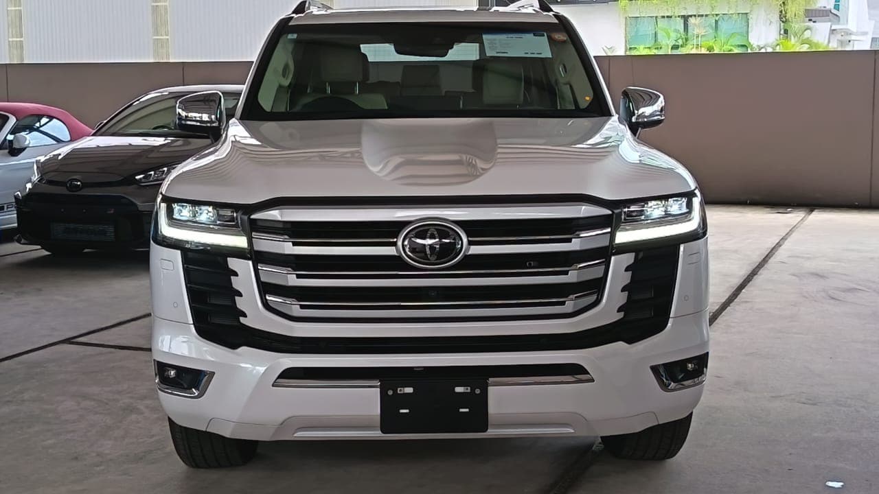 Toyota Land Cruiser LC300 ZX 2024