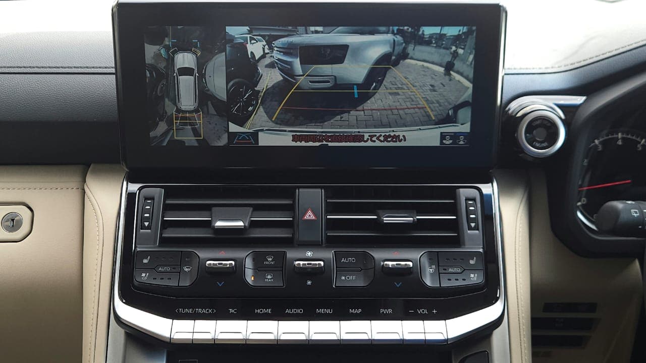 Toyota LAND CRUISER LC300 with REAR ENTERTAINMENT 2023