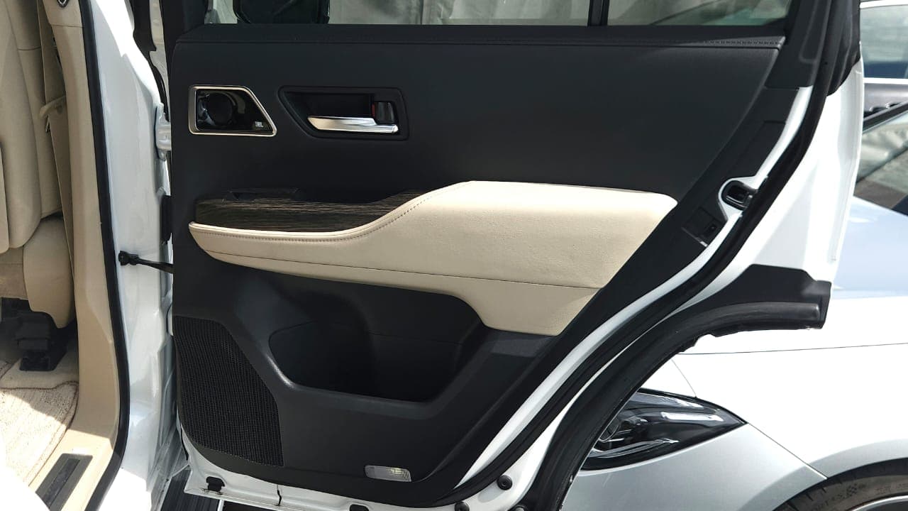 Toyota LAND CRUISER LC300 with REAR ENTERTAINMENT 2023