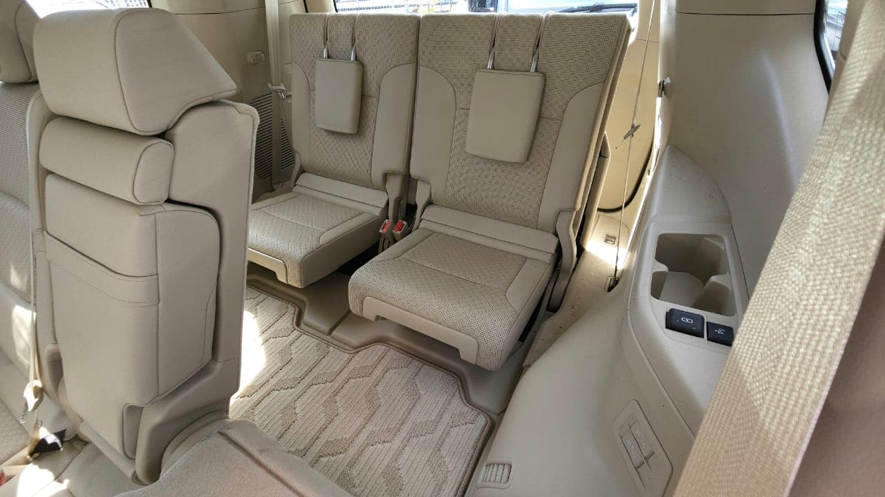 Toyota LAND CRUISER LC300 with REAR ENTERTAINMENT 2023