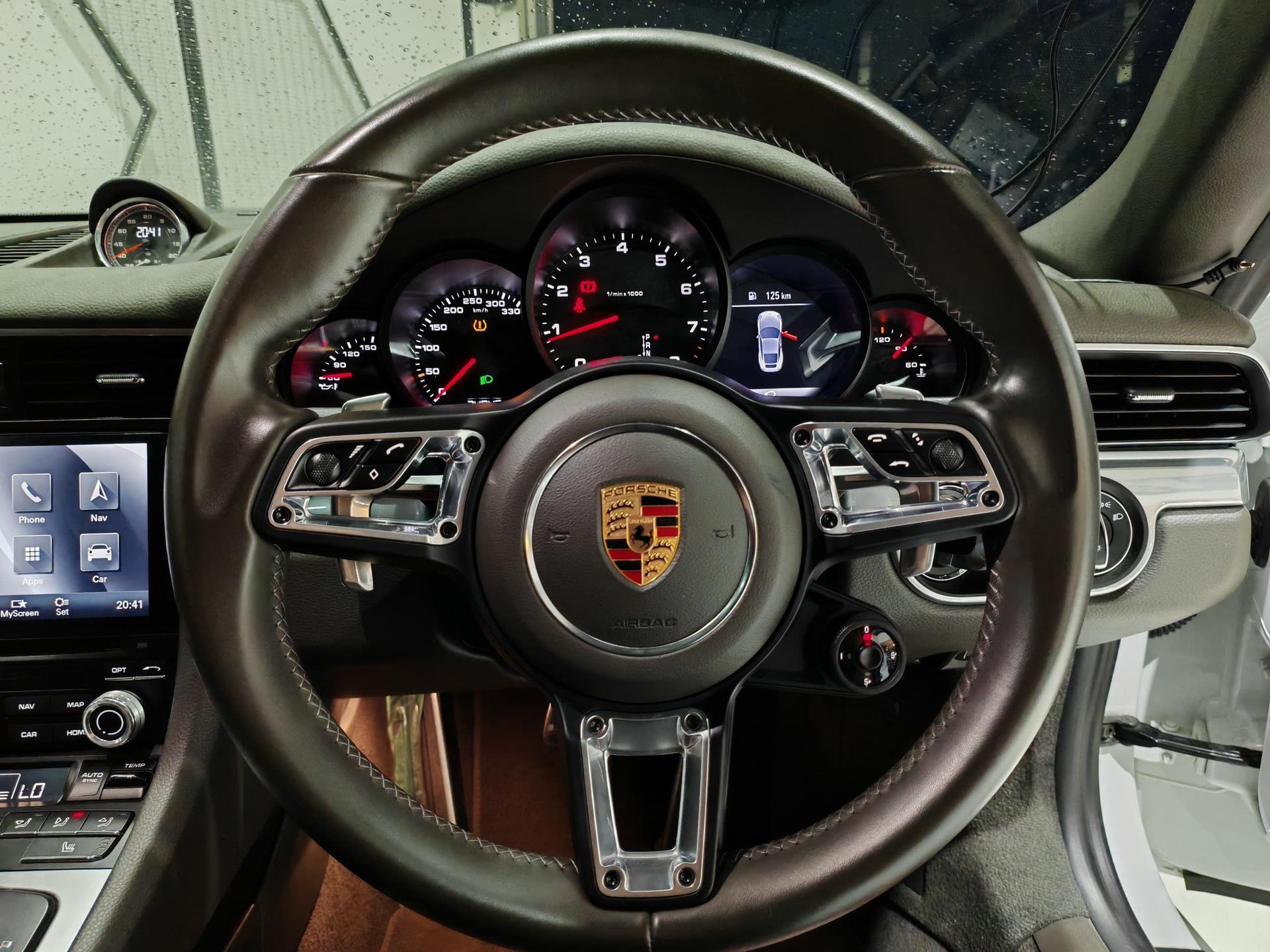 Porsche 911 Carrera 2018