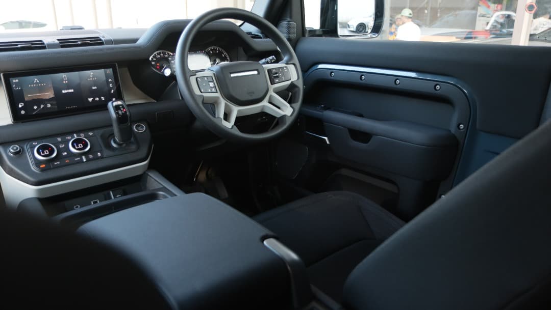 Land Rover Defender 90 P300  blue 2022