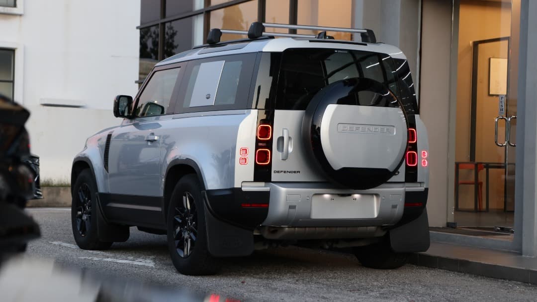 Land Rover Defender 90 P300,Airmatic 2023