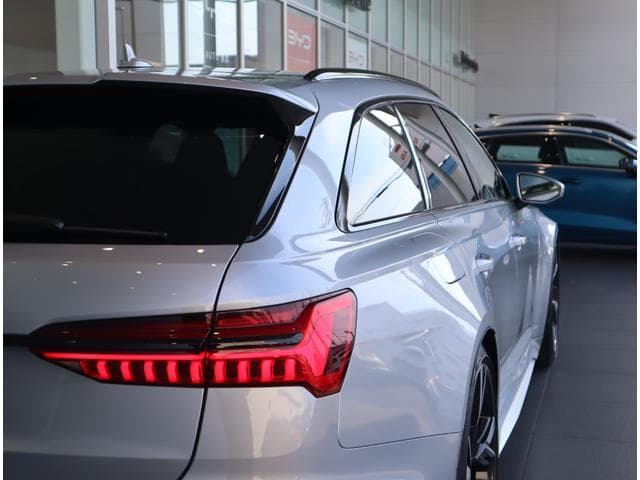 Audi RS6 AVANT 2022