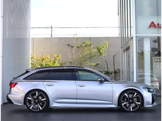 Audi RS6 AVANT 2022