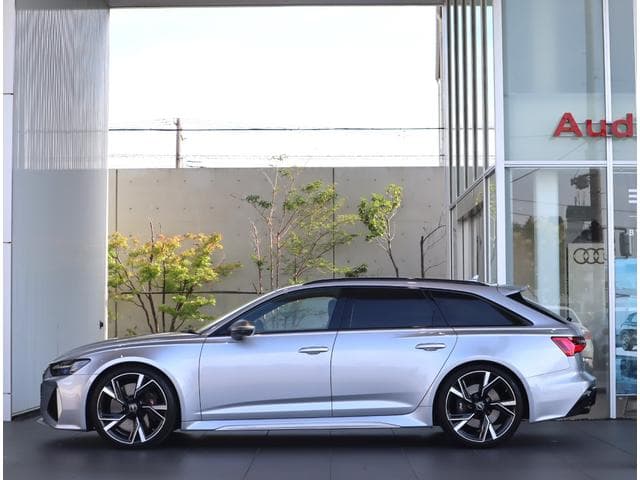 Audi RS6 AVANT 2022