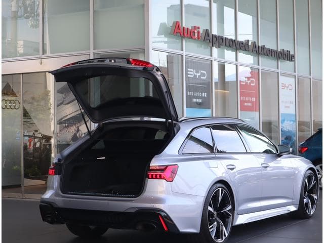 Audi RS6 AVANT 2022
