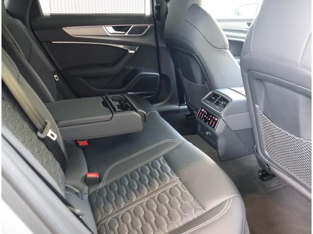 Audi RS6 AVANT 2022
