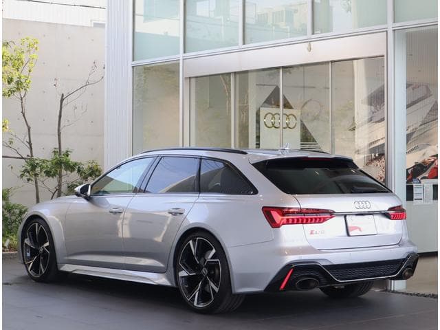 Audi RS6 AVANT 2022