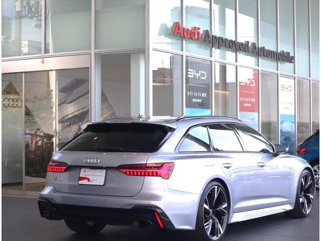 Audi RS6 AVANT 2022