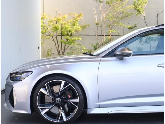 Audi RS6 AVANT 2022