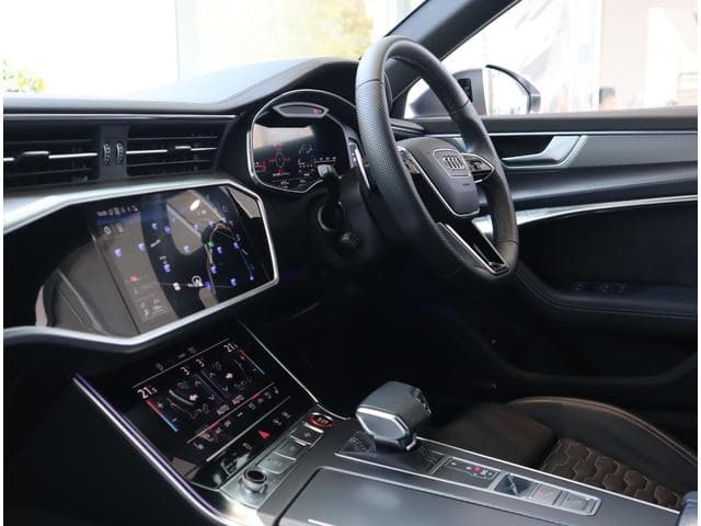 Audi RS6 AVANT 2022