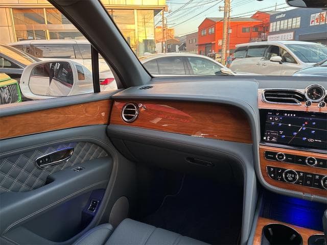 Bentley BENTAYGA 2022