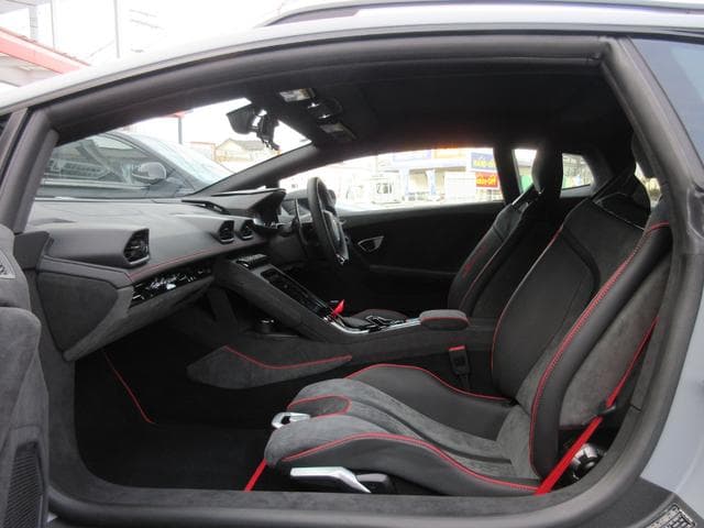 Lamborghini Huracan 2024