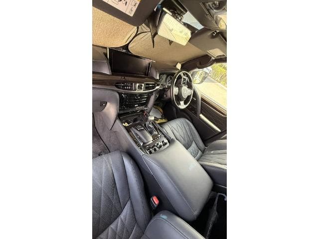 Lexus LX 2022