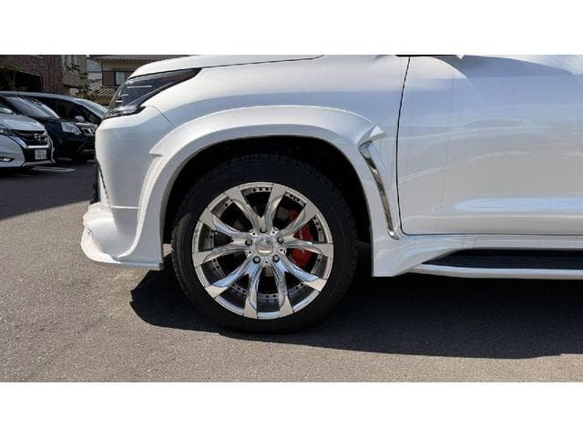 Lexus LX 2022