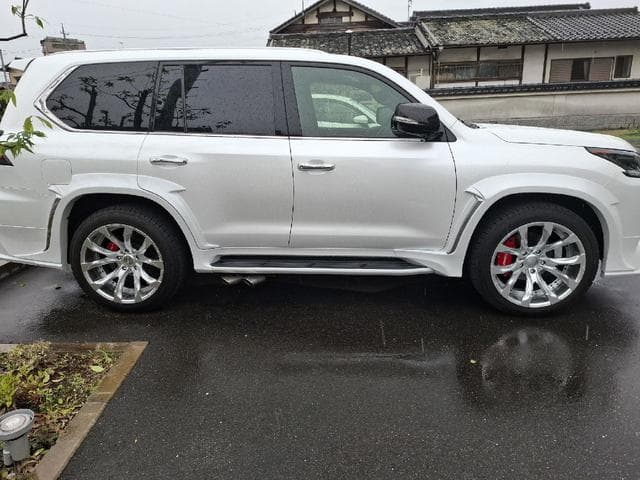 Lexus LX 2022