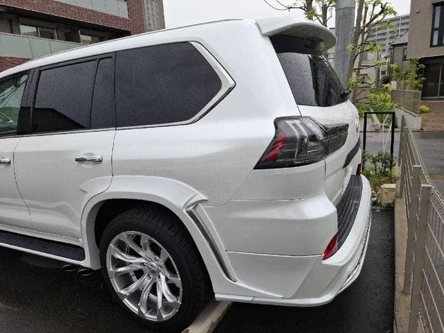Lexus LX 2022