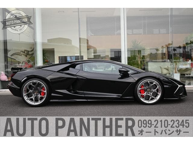 Lamborghini REVUELTO 2024