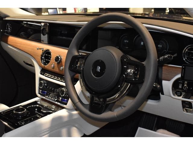 Rolls-Royce SPECTRE 2024